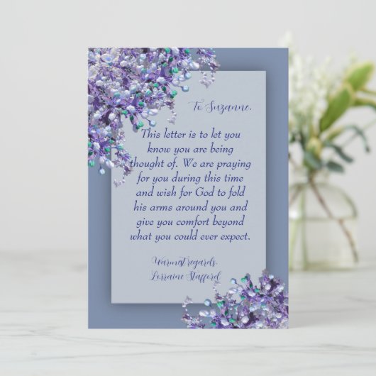 Lavender Blue Spring Lilacs Sympathie Card Einladung (Stehend Vorderseite)