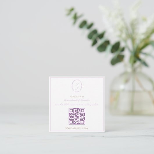 Lavender Classic Monogram QR UAWG Wedding Begleitkarte (Stehend Vorderseite)