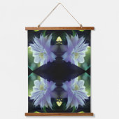 Lavender Clematis Blume in Trellis Abstrakt Wandteppich Mit Holzrahmen (Vorderseite)