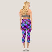 Lavender Clematis Blume in Trellis Capri Leggings (Rückseite)