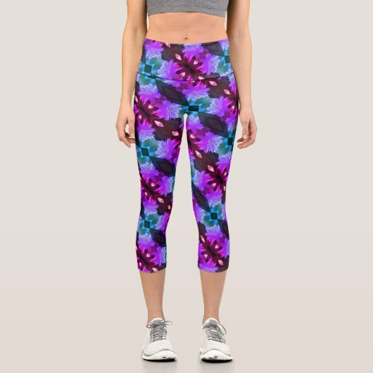 Lavender Clematis Blume in Trellis Capri Leggings (Vorderseite)