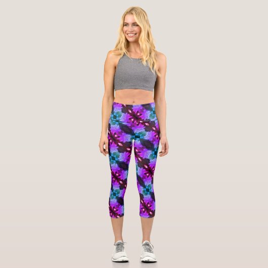 Lavender Clematis Blume in Trellis Capri Leggings (Vorderseite)