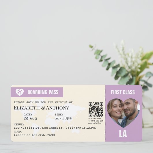 Lavender & Cream Boarding Pass Wedding Einladung (Stehend Vorderseite)
