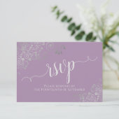 Lavender Elegant Calligraphy Frilly Wedding RSVP Karte (Stehend Vorderseite)