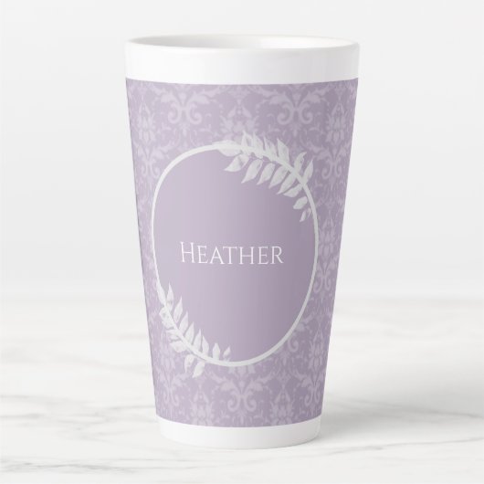 Lavender Elegant Damask Personalisierte Latte-Tass Milchtasse (Vorderseite)