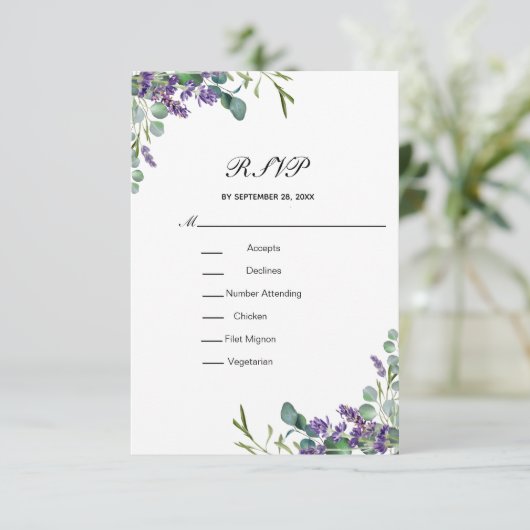 Lavender Eucalyptus Floral Formal Elegante Hochzei RSVP Karte (Stehend Vorderseite)