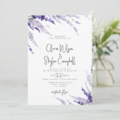 Lavender Floral Lilac QR Code in einer Hochzeit Einladung (Stehend Vorderseite)