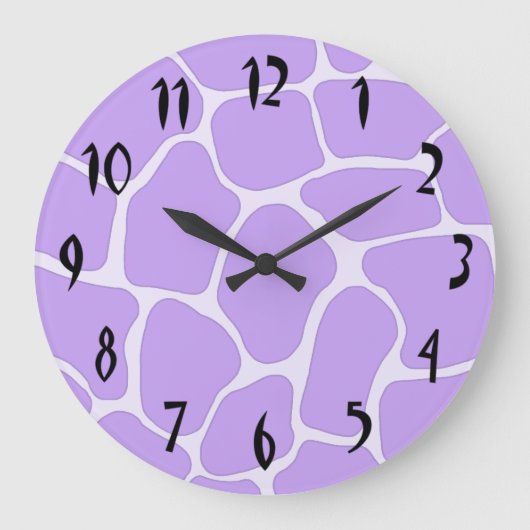 Lavender Giraffe Print Wall Clock Große Wanduhr (Vorderseite)