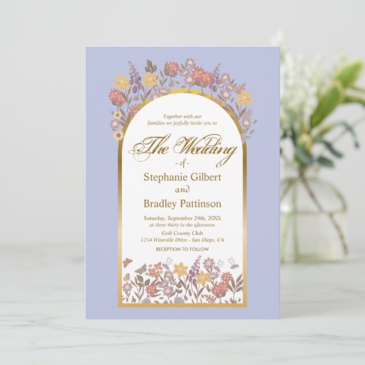 Lavender Gold Botanische Blumen Elegante Hochzeit Einladung (Stehend Vorderseite)