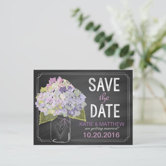 Lavender Hydrangea Chalkboard Save the Date Ankündigungspostkarte (Stehend Vorderseite)