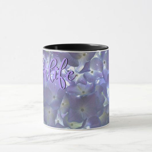 Lavender Hydrangeas #momlife Tasse (Zentrum)
