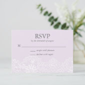 Lavender Lace Wedding RSVP Card Karte (Stehend Vorderseite)