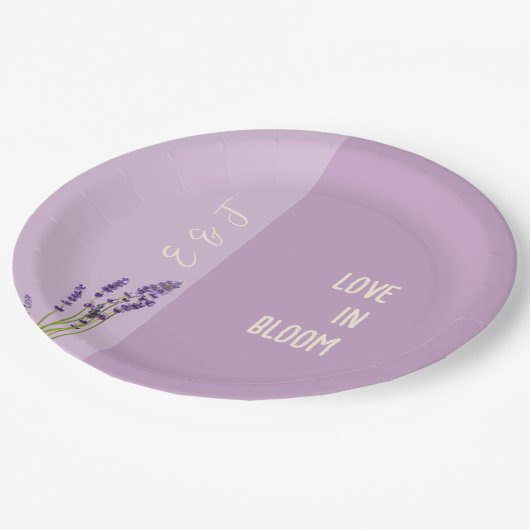 Lavender Liebe Wedding Pappteller (Schrägansicht)
