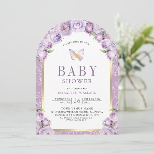 Lavender Lila Blumenarmbutterfly Babydusche Einladung (Stehend Vorderseite)
