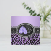 Lavender Lila Leopard Baby Girl Dusche Einladung (Stehend Vorderseite)