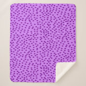 Lavender Lila Polka Dots Sherpadecke (Vorderseite)