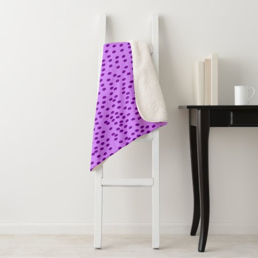 Lavender Lila Polka Dots Sherpadecke (Beispiel)