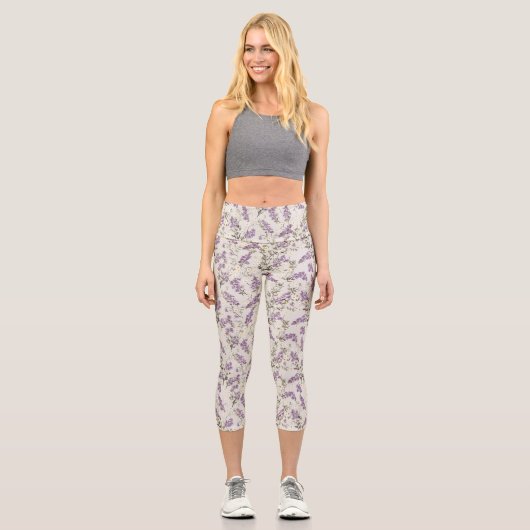 Lavender Lilac Blume Design Capri Leggings (Vorderseite)