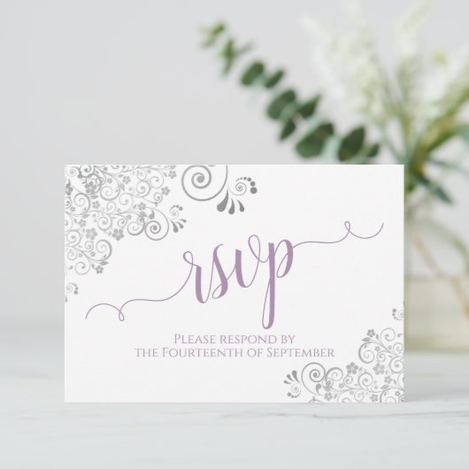 Lavender on White Elegant Calligraphy Wedding RSVP Karte (Stehend Vorderseite)