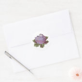Lavender Rose Bud mit Blätter Runder Aufkleber (Umschlag)