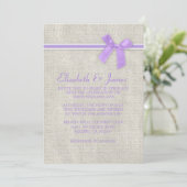 Lavender Rustic Burlap Wedding Einladungen (Stehend Vorderseite)