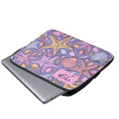 Lavender Seashell Initial Laptop Sleeve (Vorne Knopf)