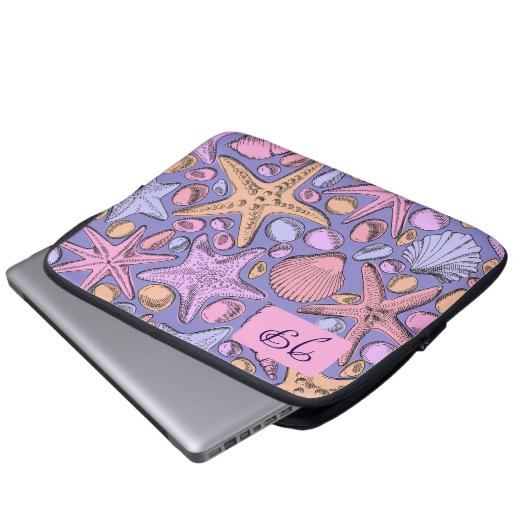 Lavender Seashell Initial Laptop Sleeve (Vorne Knopf)