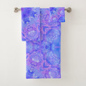 Lavender Sky Blue Lila Sparkle Damask Badhandtuch Set (Insitu)
