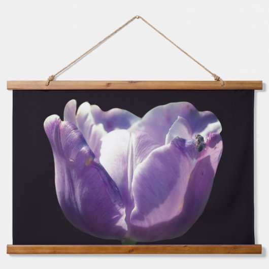 Lavender Tulip With Tiny Bee Close Up  Wandteppich Mit Holzrahmen (Vorne)
