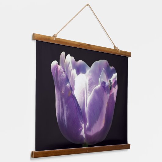 Lavender Tulip With Tiny Bee Close Up  Wandteppich Mit Holzrahmen (Gewinkelt)