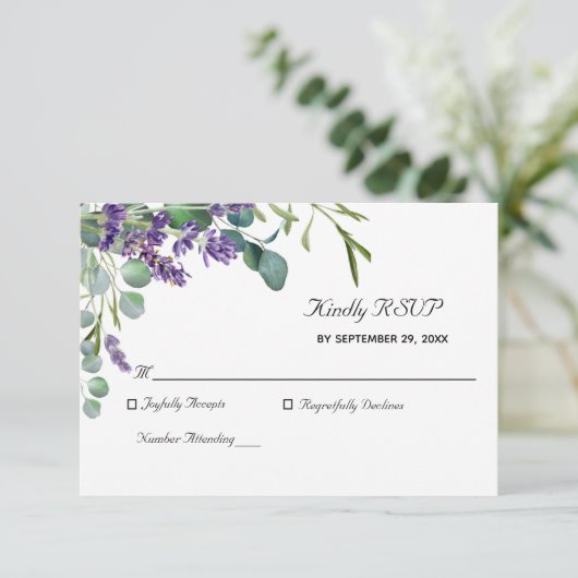 Lavender und Eucalyptus Elegant Wedding RSVP Card (Stehend Vorderseite)
