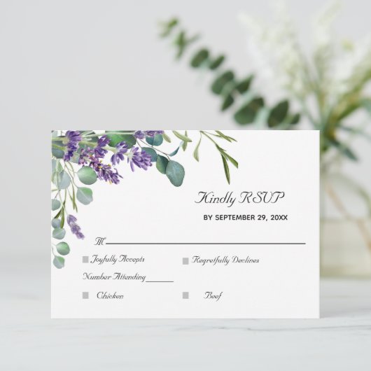 Lavender und Eucalyptus Elegant Wedding RSVP Karte (Stehend Vorderseite)