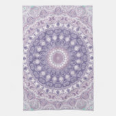 Lavender und Lilac Mandala Pattern Geschirrtuch (Vertikal)