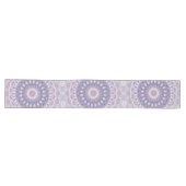 Lavender und Lilac Mandala Pattern Großer Tischläufer (Horizontal)