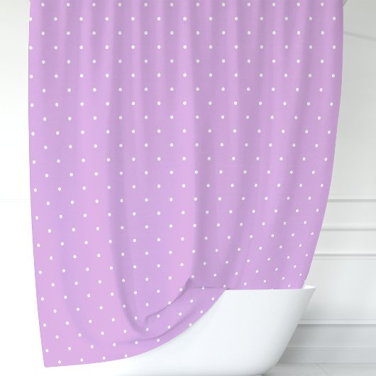 Lavender und White Polka Dots Duschvorhang