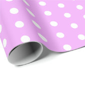 Lavender und White Polka Dots Geschenkpapier (Rolleneckpunkt)