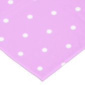 Lavender und White Polka Dots Tischdecke (Schrägansicht)