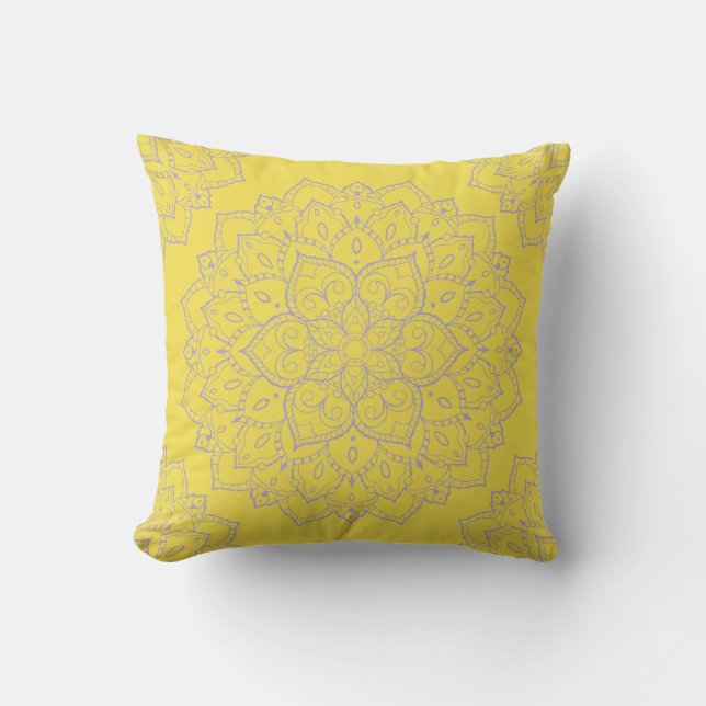 Lavender und Yellow Boho Mandala Pillow Kissen (Vorderseite)