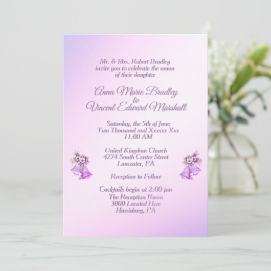 Lavender Wedding Bells Einladung (Stehend Vorderseite)