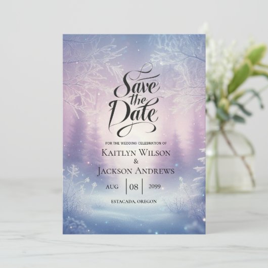 Lavender Winter Snowfall Serenade Wedding Save The Date (Stehend Vorderseite)