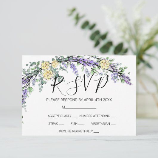 Lavender Yellow Rose und Eucalyptus RSVP Card (Stehend Vorderseite)