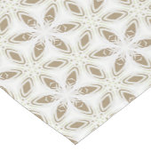 LavishiAuf Winter Snowflake Gold auf Weiß Kurzer Tischläufer (Ecke)