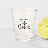 Law School Survivor-Abschluss-Geschenk Shot-Glas Schnapsglas (Vorderseite)