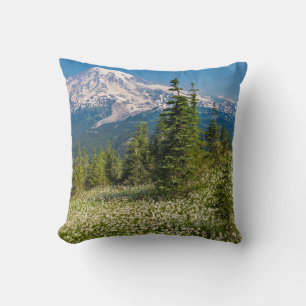 Lawinenlilien und Mount Rainier Kissen