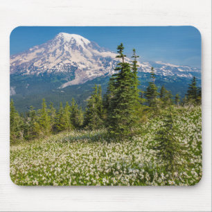 Lawinenlilien und Mount Rainier Mousepad