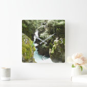 Lawinenschlucht II am Glacier-Nationalpark Quadratische Wanduhr (Zuhause)