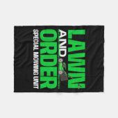 Lawn And Order Special Mowing Unit - Lawn Mower Ga Fleecedecke (Vorderseite (Horizontal))