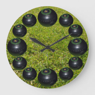 Lawn Bowls On Green Grass, Große Wanduhr