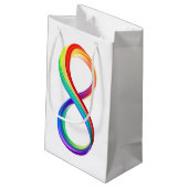 Layered Rainbow Infinity Symbol Kleine Geschenktüte (Rückseite Schrägansicht)