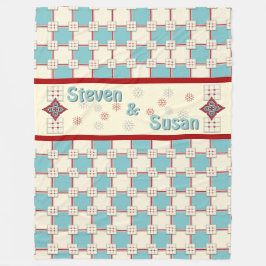 Layered Tile_Aqua, Elfenbein, Rot (Personalisiert) Fleecedecke